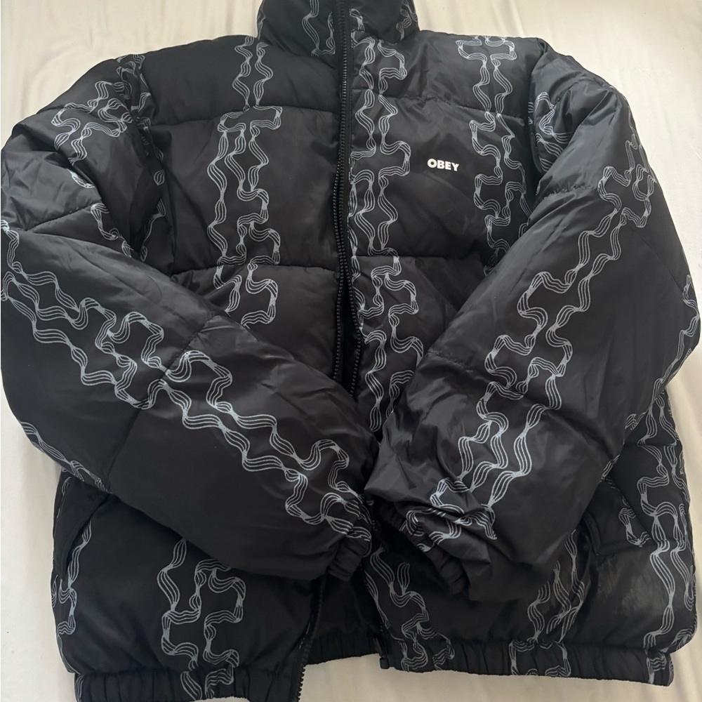 Reversible obey, puffer jacket